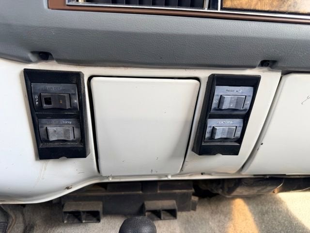1990 Chevrolet Suburban Base