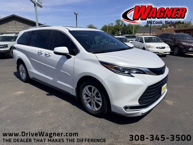 2024 Toyota Sienna Platinum