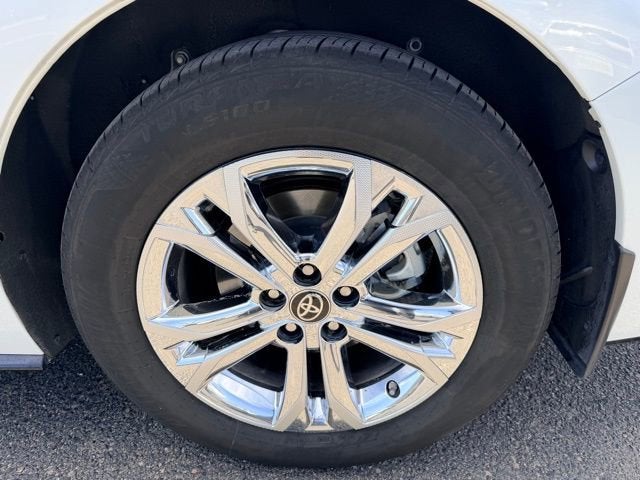 2024 Toyota Sienna Platinum