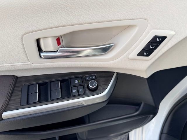 2024 Toyota Sienna Platinum