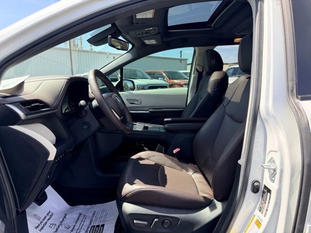 2024 Toyota Sienna Platinum