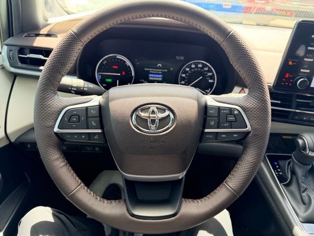 2024 Toyota Sienna Platinum