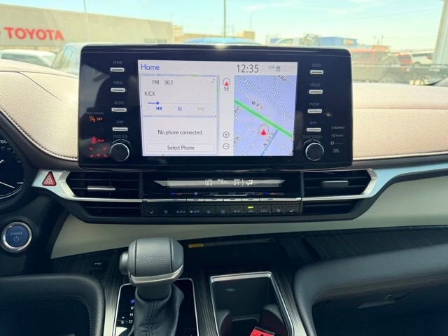 2024 Toyota Sienna Platinum