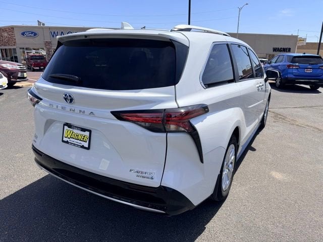 2024 Toyota Sienna Platinum