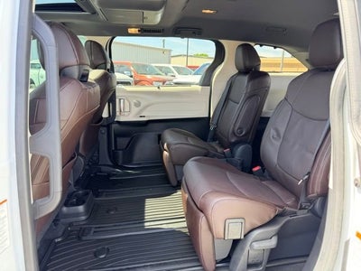 2024 Toyota Sienna Platinum