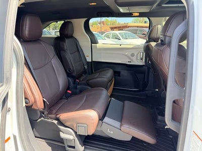 2024 Toyota Sienna Platinum