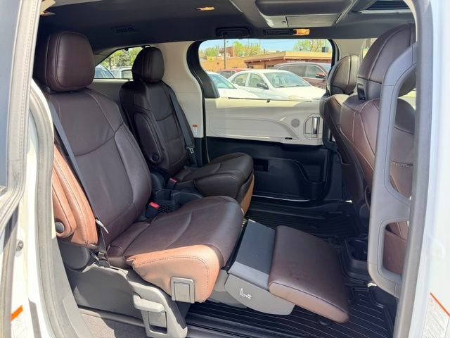 2024 Toyota Sienna Platinum
