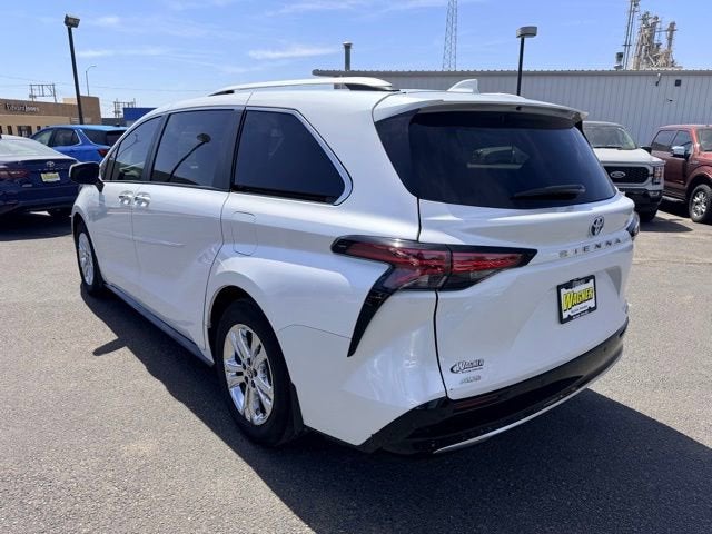 2024 Toyota Sienna Platinum