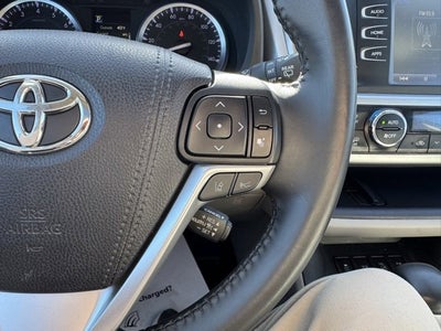 2019 Toyota Highlander SE