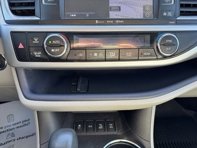 2019 Toyota Highlander SE