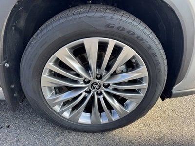 2024 Toyota Highlander Platinum