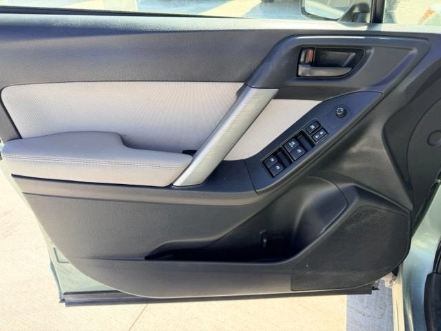 2016 Subaru Forester 2.5i