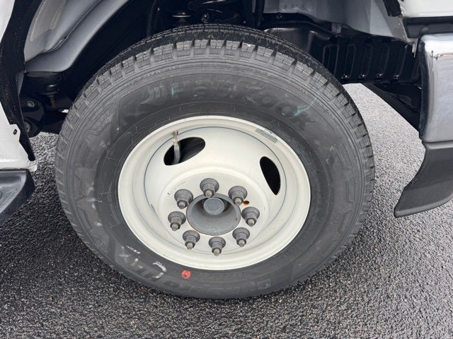 2025 Ford E-350SD Base Cutaway