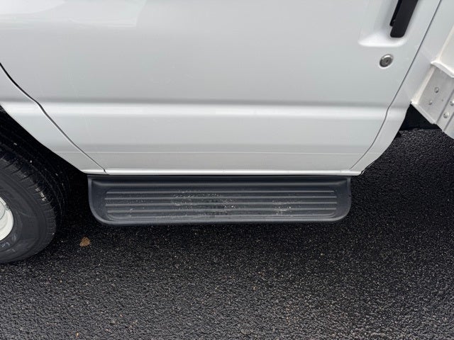 2025 Ford E-350SD Base Cutaway