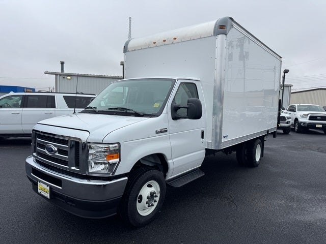 2025 Ford E-350SD Base Cutaway