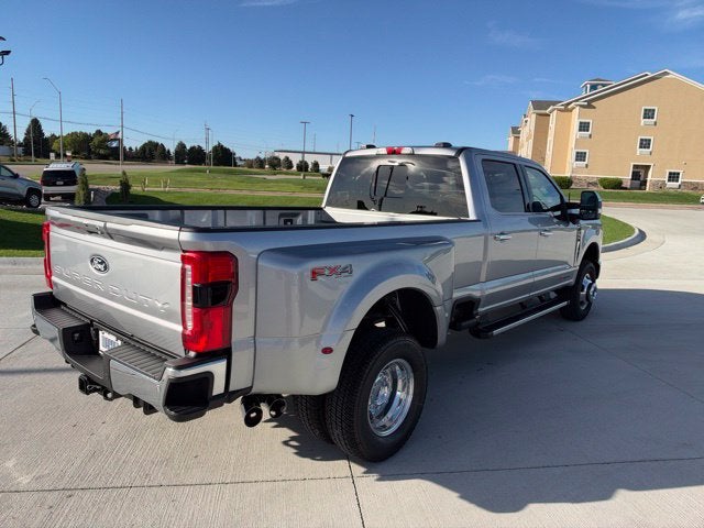 2027 Ford F-350SD Lariat DRW