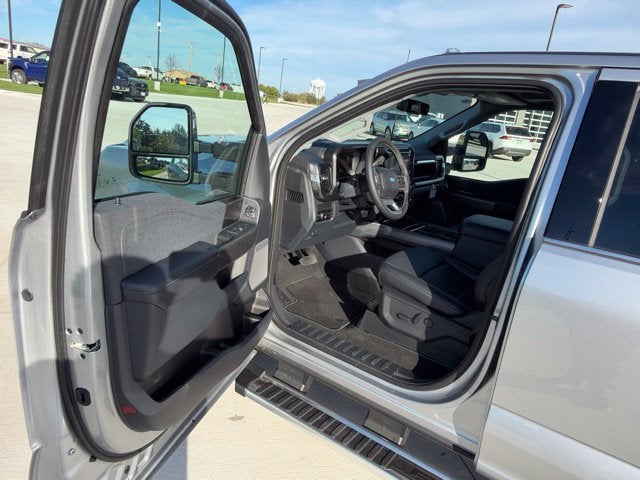 2027 Ford F-350SD Lariat DRW