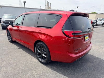 2024 Chrysler Pacifica Limited