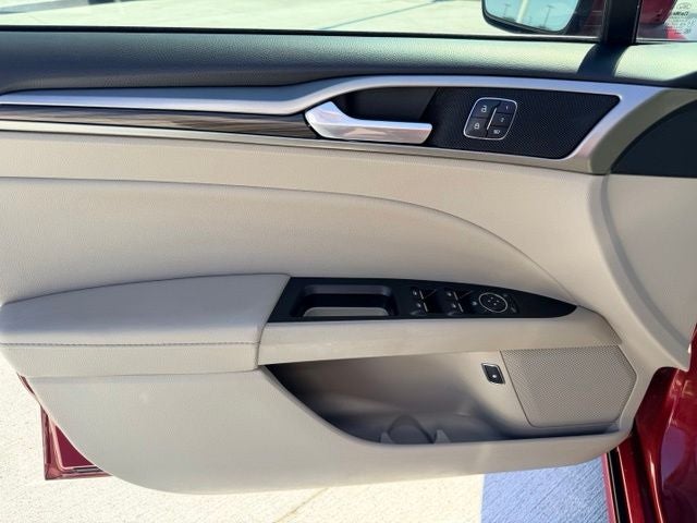 2017 Ford Fusion Hybrid SE