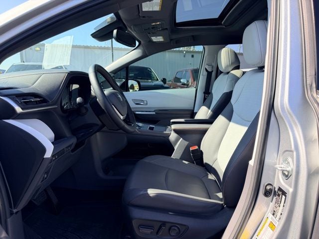 2022 Toyota Sienna XSE 7 Passenger