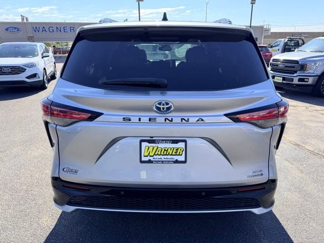 2022 Toyota Sienna XSE 7 Passenger