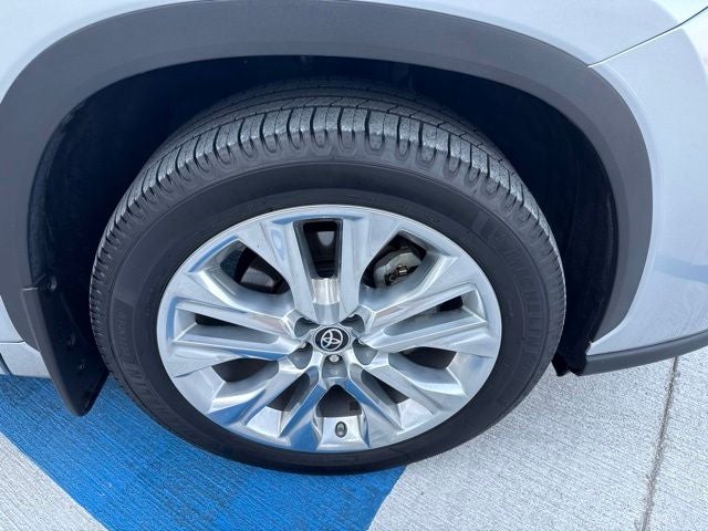 2022 Toyota Highlander Limited