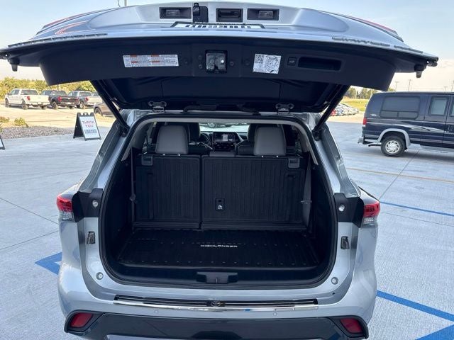 2022 Toyota Highlander Limited
