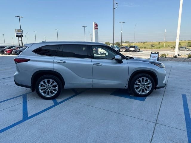 2022 Toyota Highlander Limited