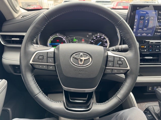 2022 Toyota Highlander Hybrid Platinum