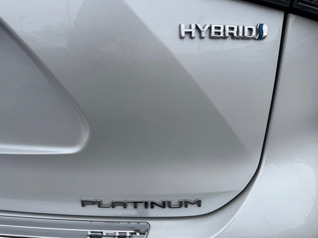 2022 Toyota Highlander Hybrid Platinum
