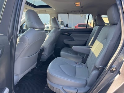 2022 Toyota Highlander XLE