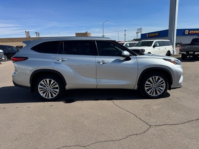 2023 Toyota Highlander Platinum