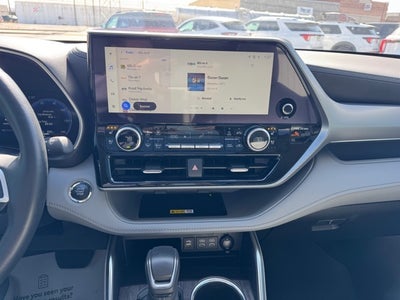 2023 Toyota Highlander Platinum