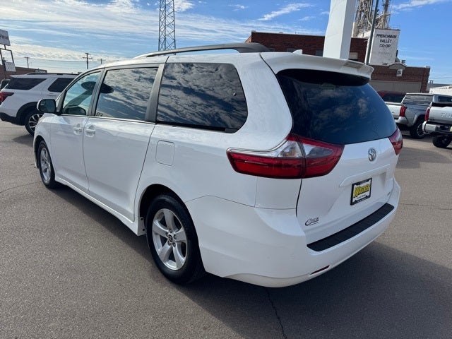 2020 Toyota Sienna LE 8 Passenger