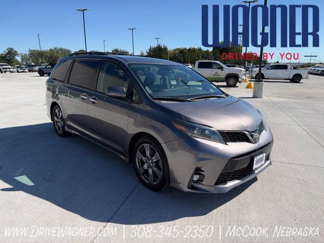 2018 Toyota Sienna SE 8 Passenger