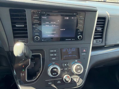 2018 Toyota Sienna SE 8 Passenger