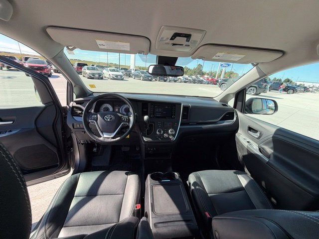 2018 Toyota Sienna SE 8 Passenger