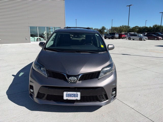 2018 Toyota Sienna SE 8 Passenger