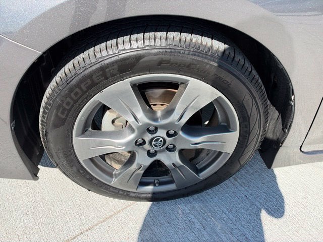 2018 Toyota Sienna SE 8 Passenger