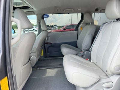 2014 Toyota Sienna XLE 8 Passenger