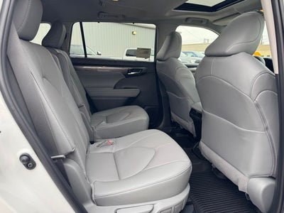 2026 Toyota Highlander Hybrid Limited