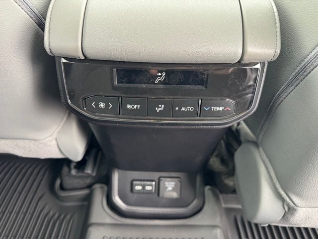 2026 Toyota Highlander Hybrid Limited